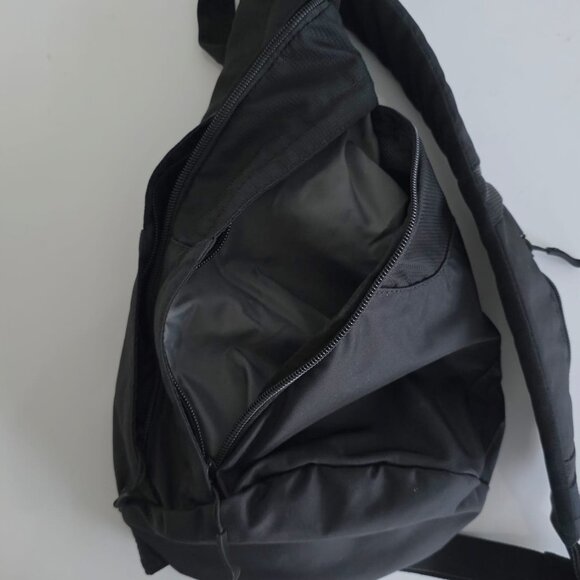 VICTORINOX SLING BAG! ๐๐๐ - Picture 10 of 16